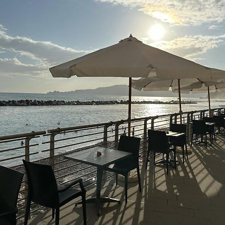 Ferienwohnung Attico Fronte Mare Residenza Matilde Chiavari Exterior foto