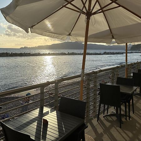 Ferienwohnung Attico Fronte Mare Residenza Matilde Chiavari Exterior foto